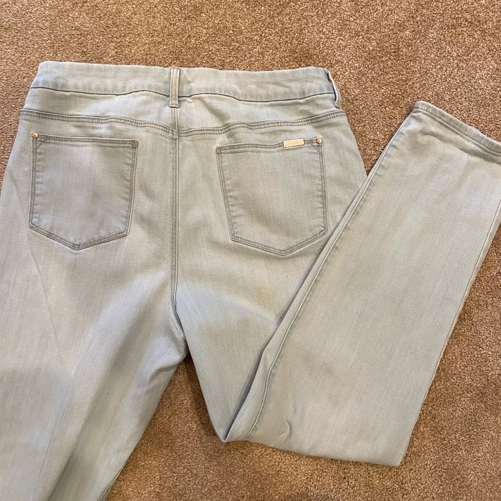 Chico’s Jeans So Slimming